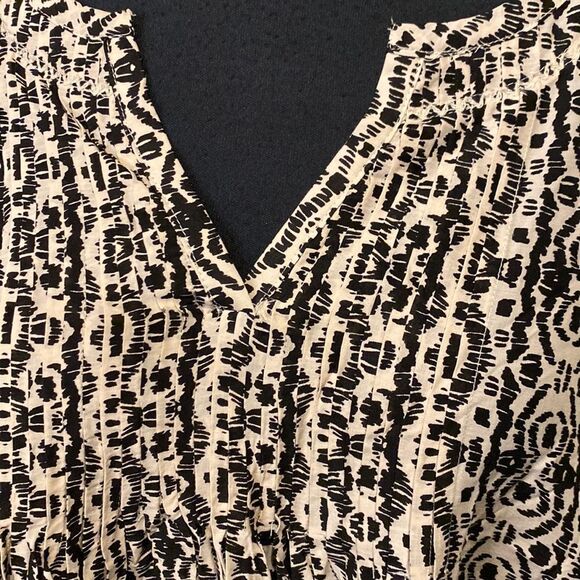 Vanessa Virginia Top 0 Black Tan Boho Print Pleated Flowy Southwest - Picture 2 of 5